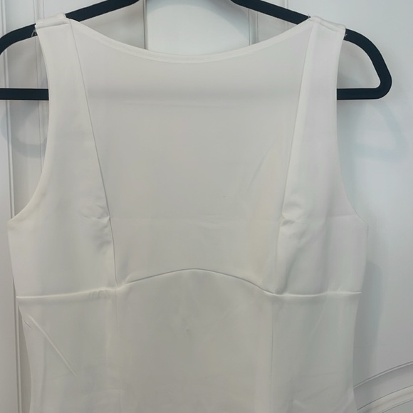 White dress - Picture 4 of 4